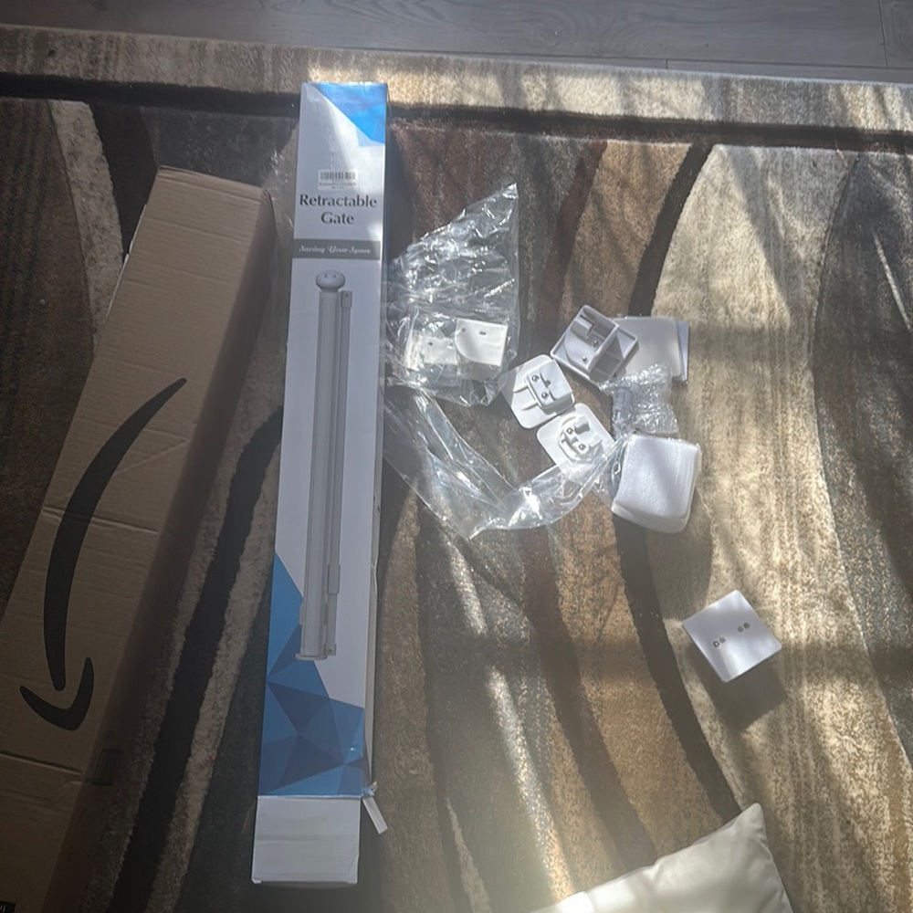 Retractable gate for baby/animal. Bought wrong one